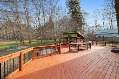 518 Sandow Rd, Midland, MI 48640 - photo 3