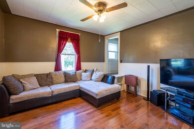 2421 Arlington Ave, Abington, PA 19001 - photo 4