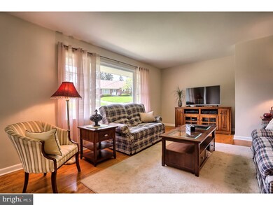 4013 Crestline Dr, Reading, PA 19606 - photo 6