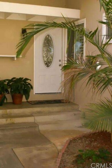 Beautiful Atrium and door entry!