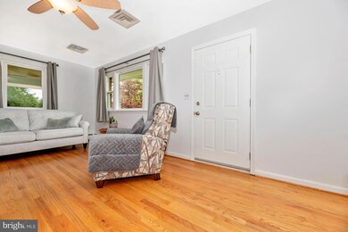 6103 Dover St, Frederick, MD 21704 - photo 3