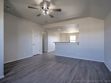 25204 E 92nd Ct S, Broken Arrow, OK 74014 - photo 6