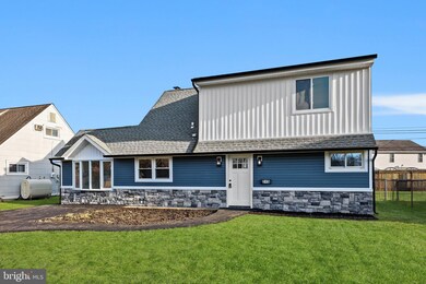 315 Appletree Dr, Levittown, PA 19055 - photo 3