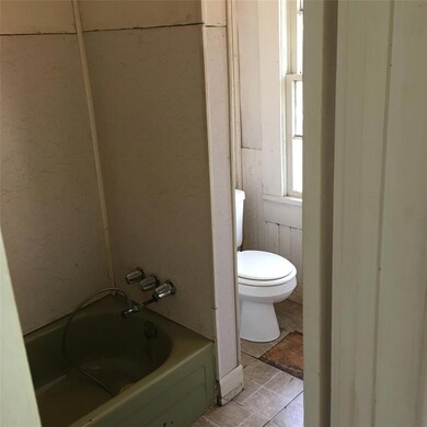 2711 W Walker St unit 102, Denison, TX 75020 - photo 6