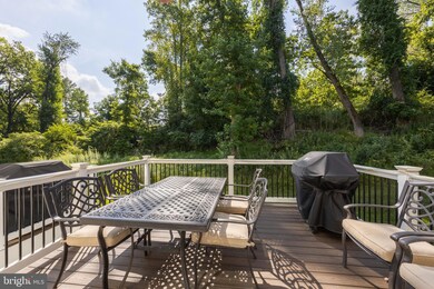 2062 Julia Dr, Conshohocken, PA 19428 - photo 3