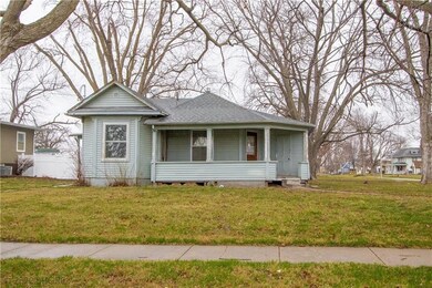 605 E 5th St N, Newton, IA 50208 - photo 2