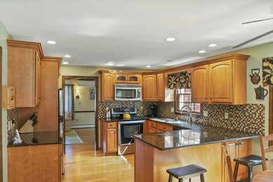 21 Crestview Dr, Millis, MA 02054 - photo 3