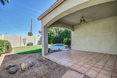 tiled patio w/fan