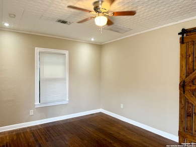 211 E Bonner Ave, San Antonio, TX 78214 - photo 3