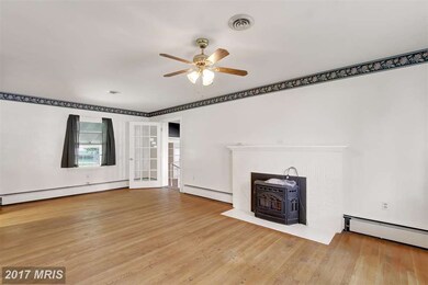 117 S Oller Ave, Waynesboro, PA 17268 - photo 4