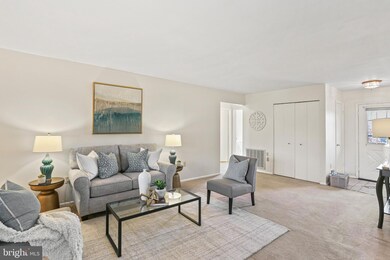 6906 Hackberry Ct, Frederick, MD 21703 - photo 5