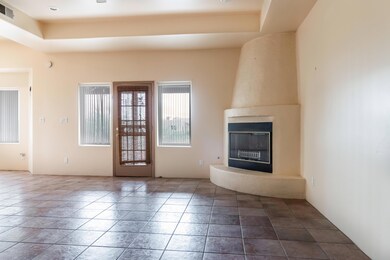 Living Room w Propane Fireplace