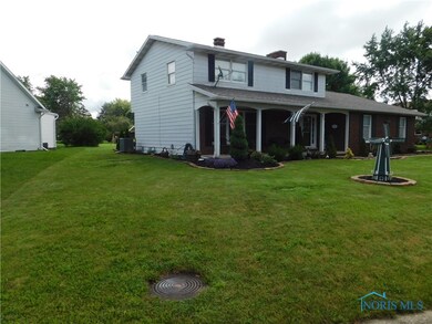 215 W Riverview Dr, Woodville, OH 43469 - photo 2