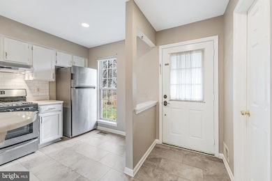 14726 Green Park Way, Centreville, VA 20120 - photo 3