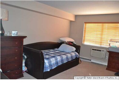 73 Gardenia Ln unit 171, Staten Island, NY 10314 - photo 4