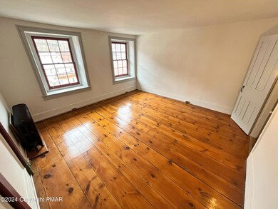 49 Race St, Jim Thorpe, PA 18229 - photo 4