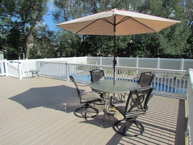 14449 Meadow Run Ct, Granger, IN 46530 - photo 3