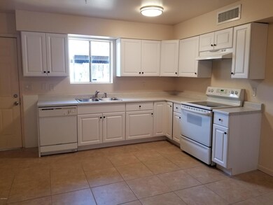 3301 W Tangerine Ln, Phoenix, AZ 85051 - photo 2