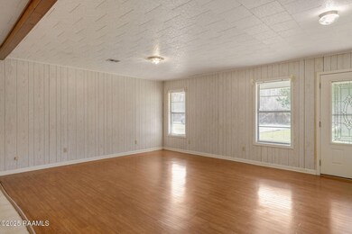 5-web-or-mls-743 Mouton Rd-5