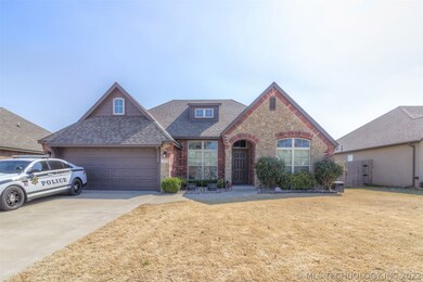 2705 W Little Rock Place, Broken Arrow, OK 74011 - photo 2