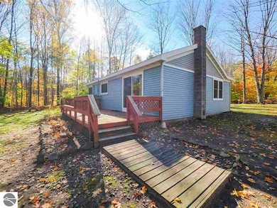 5746 Six Mile Lake Rd, Ellsworth, MI 49729 - photo 6