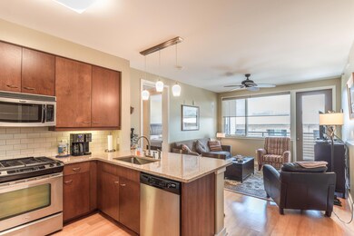Kitchen and Breakfast Bar