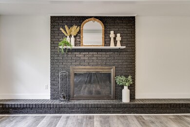09-3706 Altamira Dr-9