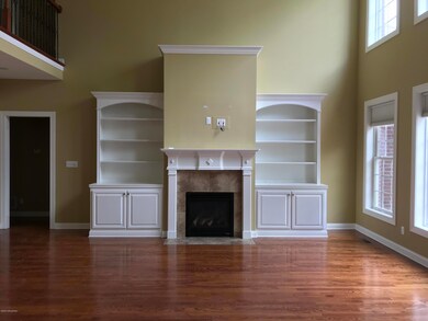 11107 Radleigh Ln, Louisville, KY 40291 - photo 2