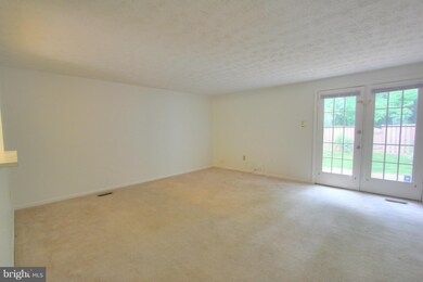 9404 Chippenham Dr, Laurel, MD 20723 - photo 2
