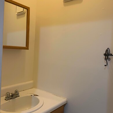 52 Country Dr S, Staten Island, NY 10314 - photo 5