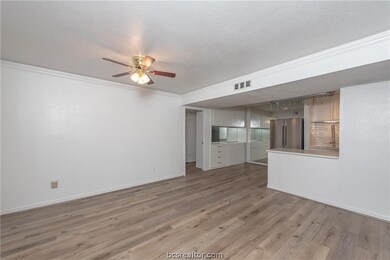 904 University Oaks Blvd unit 99, College Station, TX 77840 - photo 5