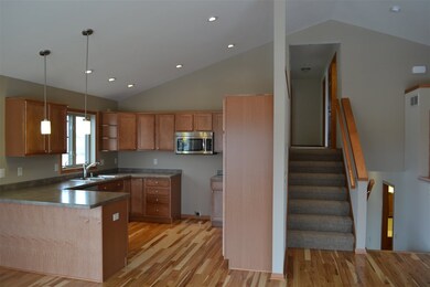 306 N Bergamont Blvd, Oregon, WI 53575 - photo 7