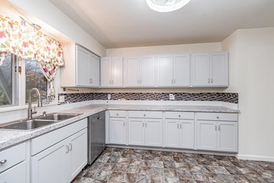 3800 Jim Dr, Bridgeport, MI 48722 - photo 6