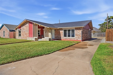 7706 Chantilly Cir, Galveston, TX 77551 - photo 2