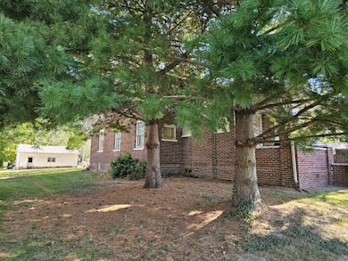 206 N Union St, West Salem, IL 62476 - photo 5