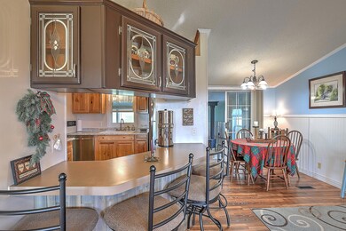 Bar & Dining area