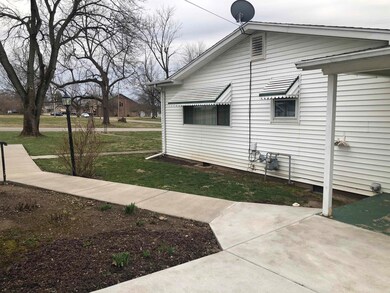 201 Johnson St, Covington, IN 47932 - photo 7