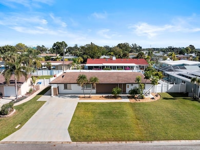 5028 42nd St S, Saint Petersburg, FL 33711 - photo 2