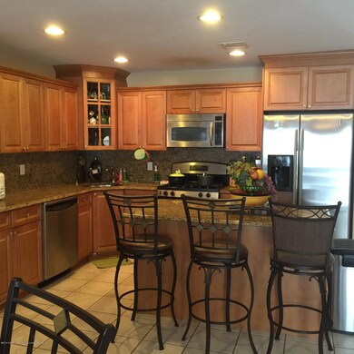 45 Chesterfield Ln, Staten Island, NY 10314 - photo 4