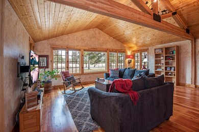 3. 67450 Harrington Loop Rd Bend.jpg