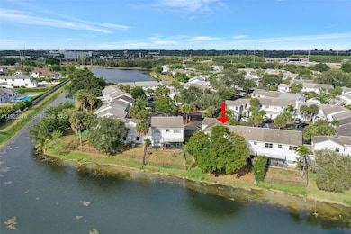 4852 Grapevine Way, Davie, FL 33331 - photo 2