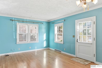 1828 N 49th St, Omaha, NE 68104 - photo 3