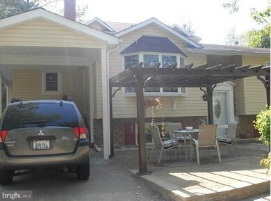 8806 Sylvania St, Lorton, VA 22079 - photo 2