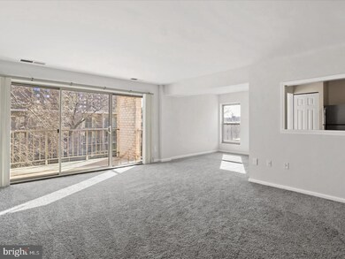 19 Canterbury Square unit 211, Alexandria, VA 22304 - photo 3