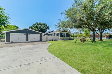 5012-1/2 Farmer Rd, Alvin, TX 77511 - photo 2