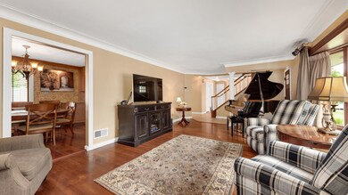 385 W 2nd St, Elmhurst, IL 60126 - photo 4