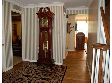 Entry/Foyer.