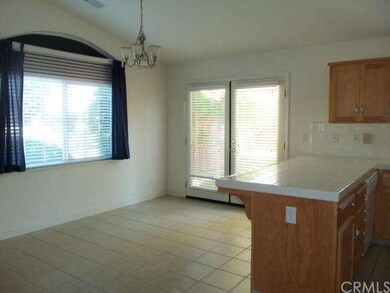 Eating area and breakfast bar