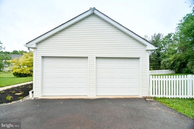 106 Diane Cir, Norristown, PA 19403 - photo 6