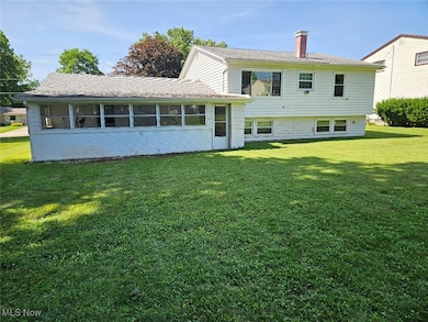 3890 Ayrshire Dr, Youngstown, OH 44511 - photo 3